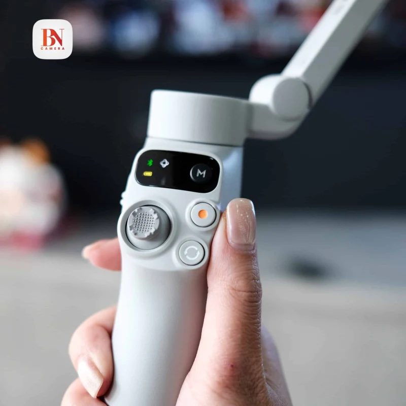 DJI Osmo Mobile 7 – Cụm nút điều khiển trên tay cầm Mobile 7