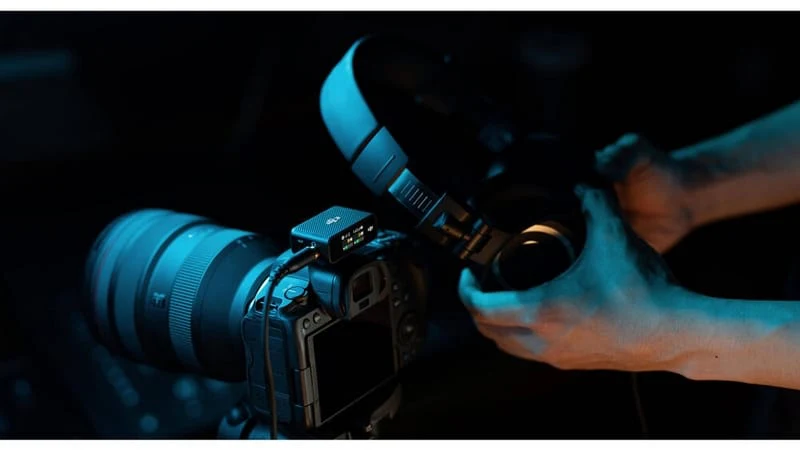 DJI Mic – Minh họa kết nối bộ thu với máy ảnh