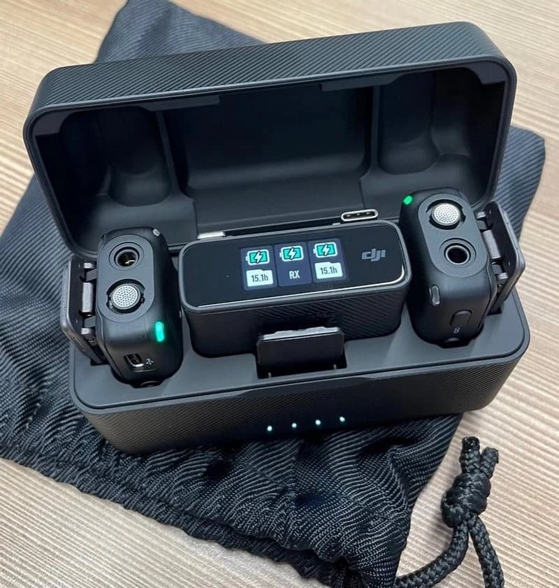 DJI Mic – Màn hình cảm ứng trên bộ thu