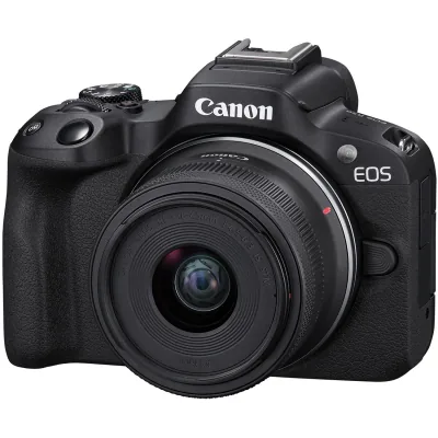 Canon EOS R50 màu đen với ống kính RF-S 18-45mm, góc nhìn phía trước