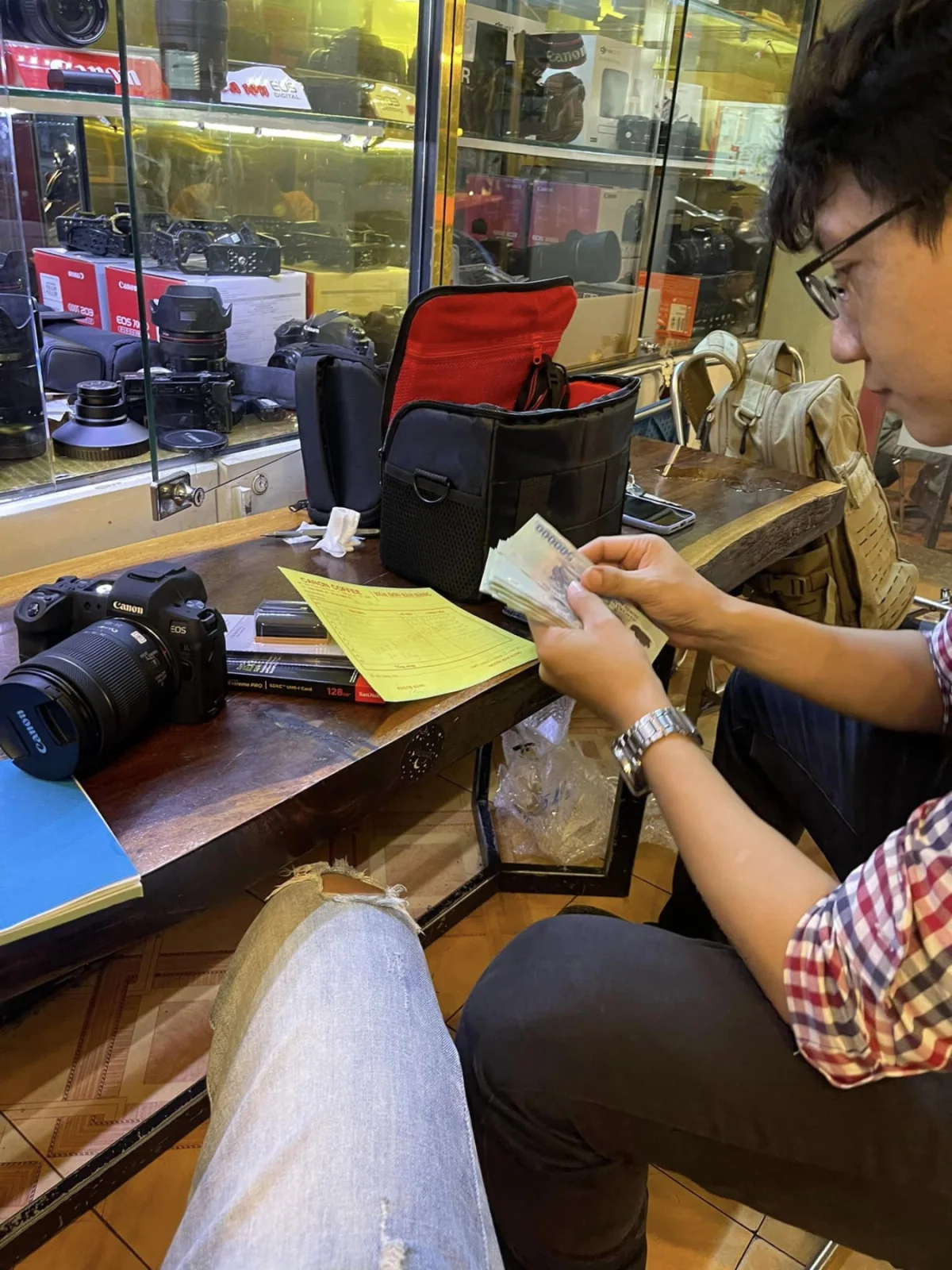 Mua máy ảnh ở máy ảnh BMT có tốt không? Giá cả có tốt như lời đồn